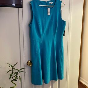 sleeveless dress